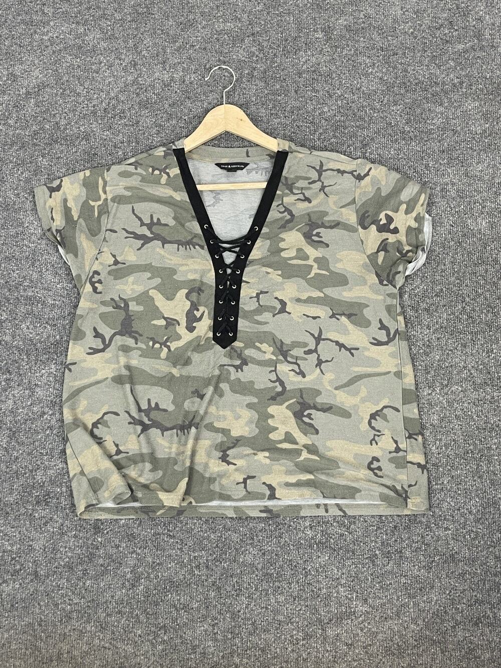Rock & Republic Shirt Womens XL Camo Studded V Neck Tee Shirt Top Blouse N309